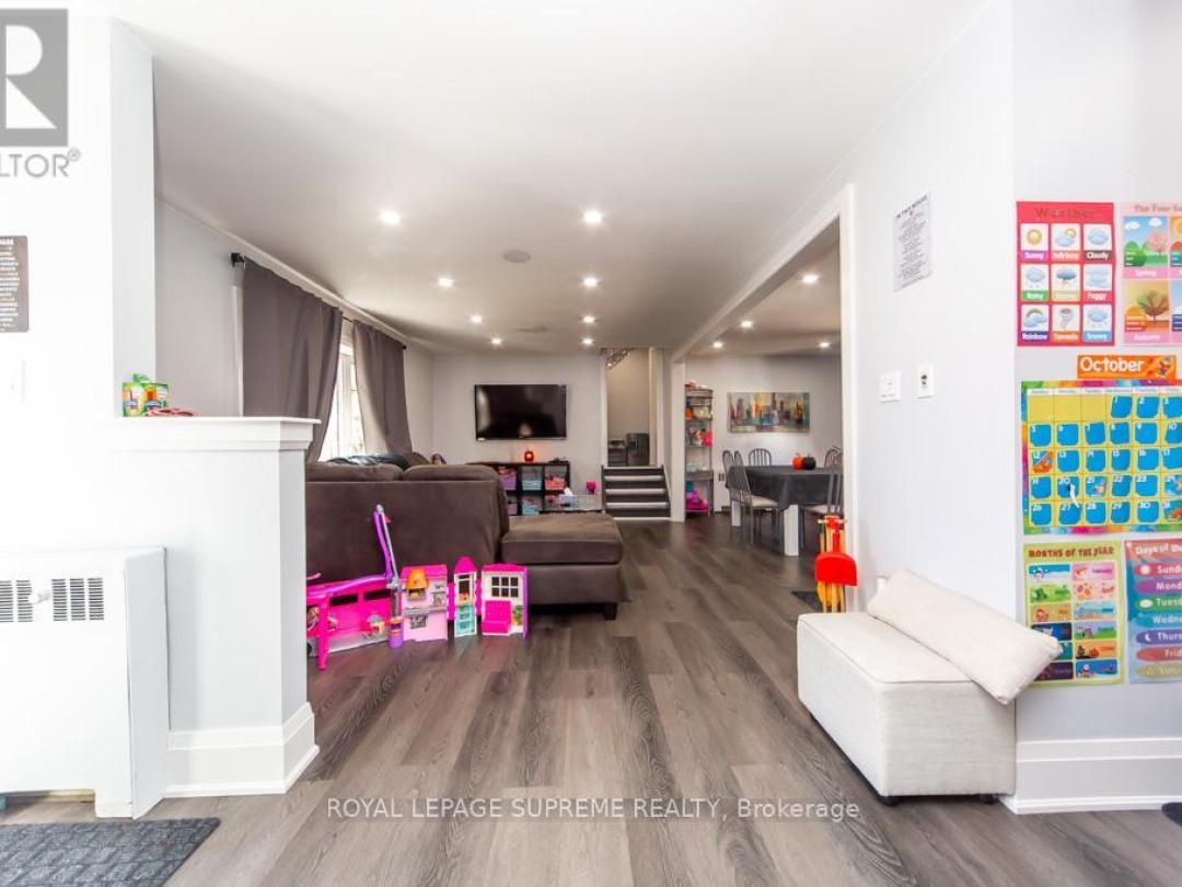 248 MISSISSAGA STREET W, 