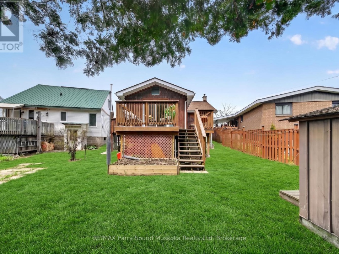 23 HIGHLAND CRESCENT, Parry Sound