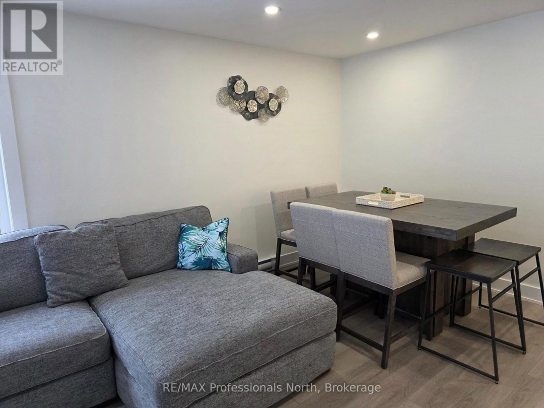 105 - 32 DEERHURST GREENS DRIVE, Peninsula Lake
