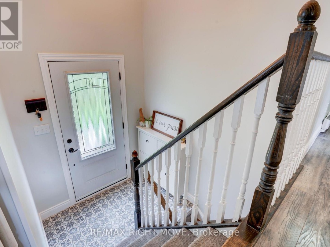 2268 THOMSON CRESCENT, 