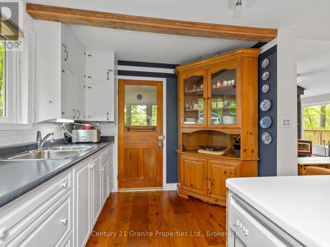 131 DOWNES ROAD, Horseshoe Lake