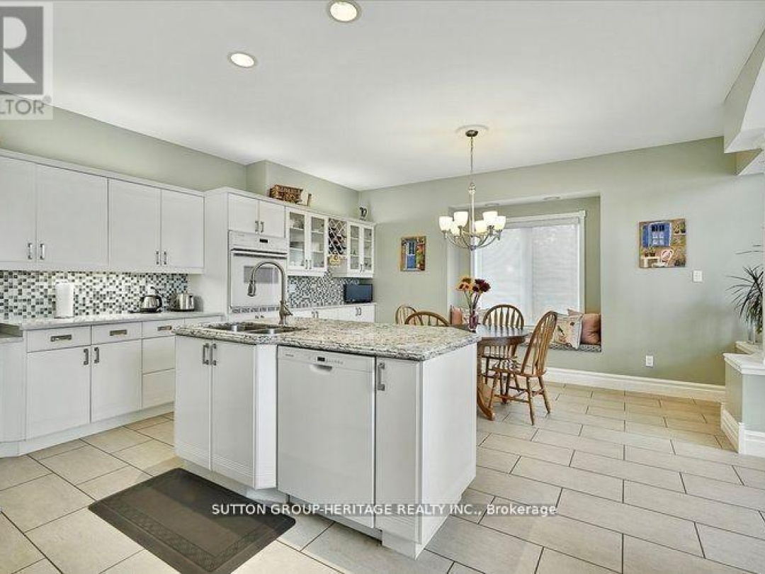 400 FRONT STREET W, Sturgeon Lake