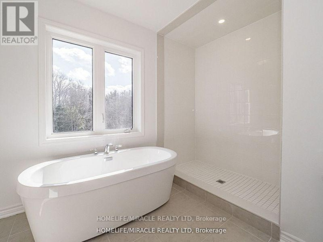 28 Dyer Crescent, Bracebridge (Macaulay)