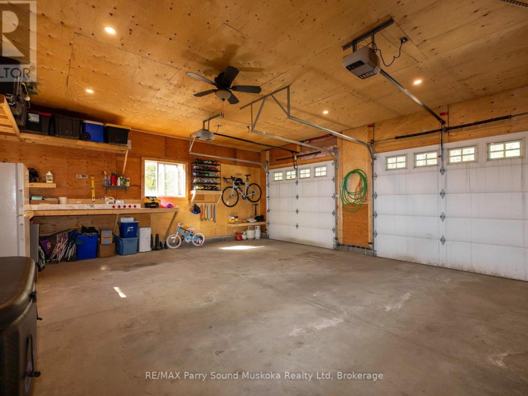 8 PINERIDGE DRIVE, McDougall