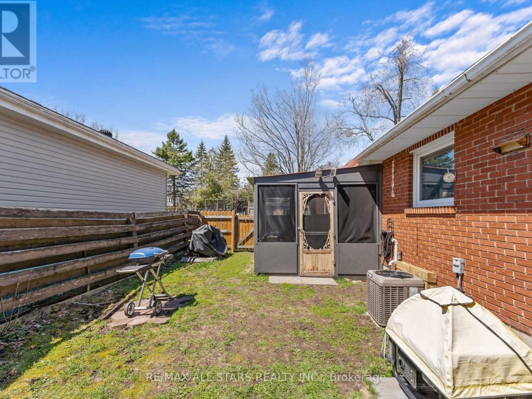 49 KENNEDY DRIVE, Kawartha Lakes (Fenelon Falls)
