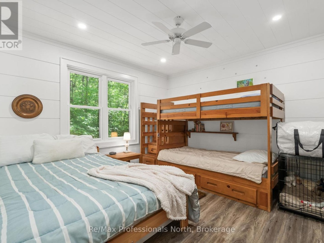 61 ISLAND 26LM ISLAND, 