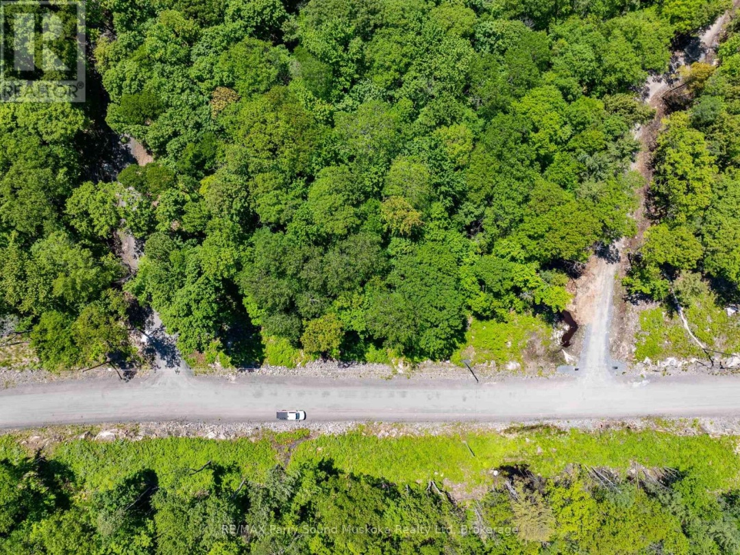 21 WEE-GE-WA ROAD, Clear Lake
