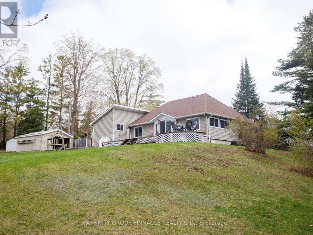 106 COLDSTREAM ROAD, Rosedale Lake