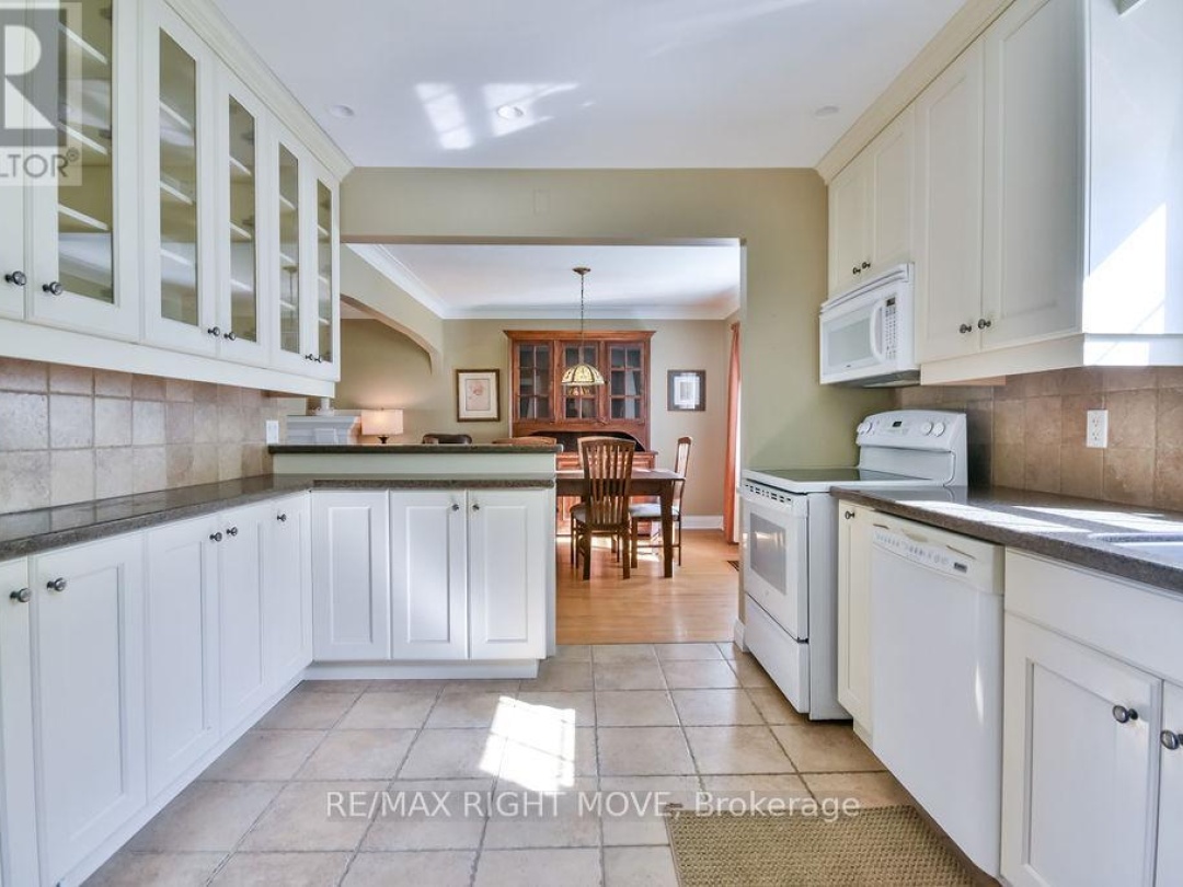 374 PETER STREET, 