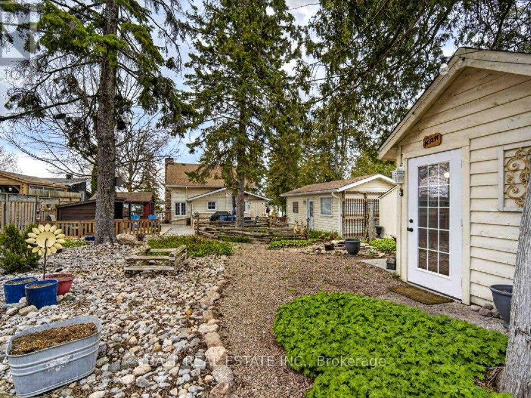 769 CEDAR GLEN ROAD, Sturgeon Lake