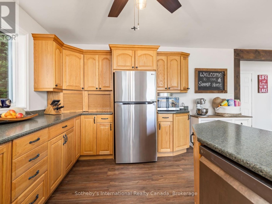 71 ISABELLA (B717) ISLAND, 