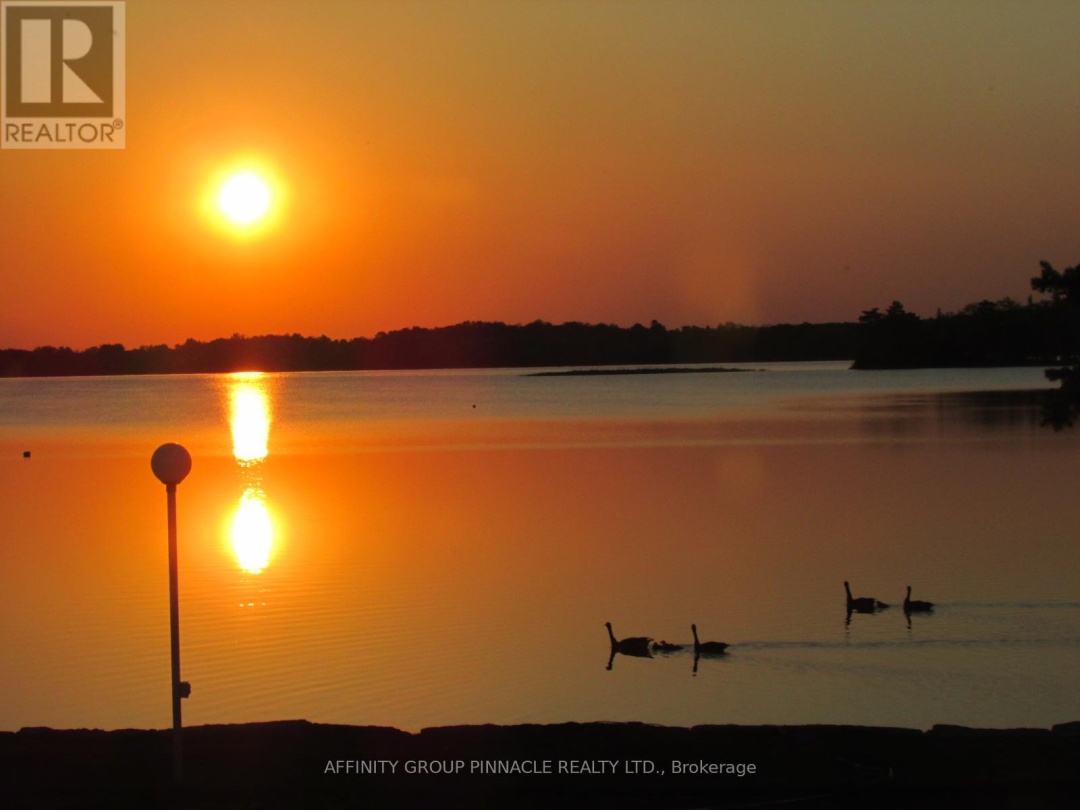 11 LAKEVIEW CRESCENT, 