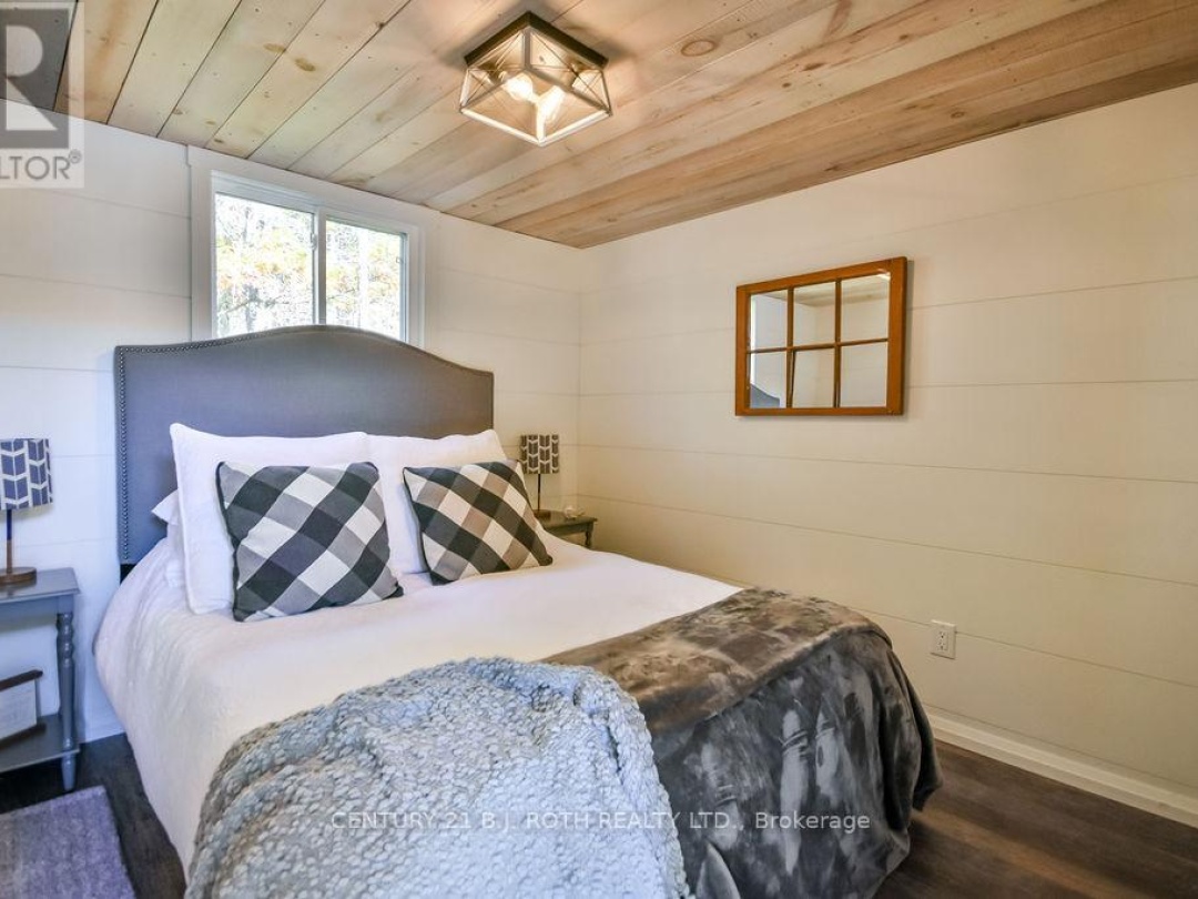 27 SR406 SHORE, Muskoka Lakes (Wood (Muskoka Lakes))