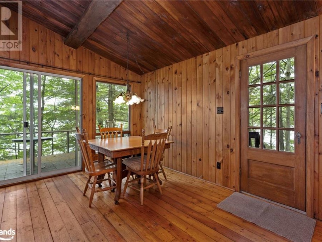 70 Caisses Island, Lake Muskoka