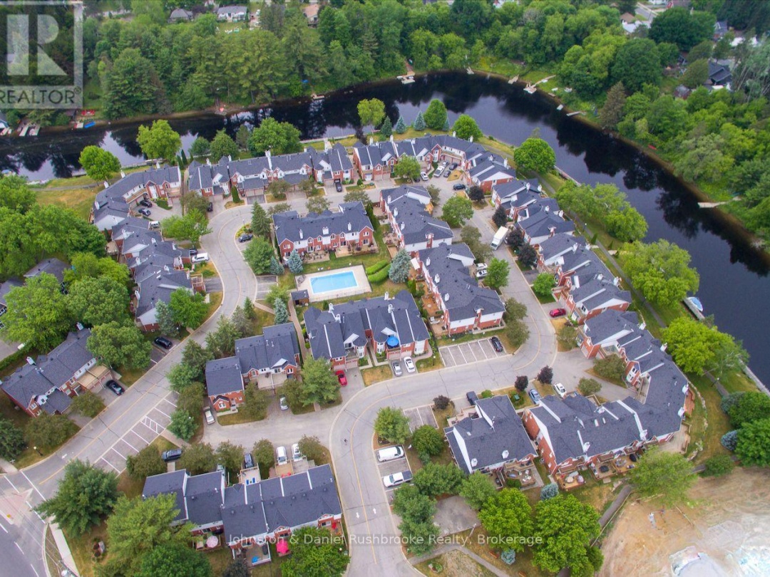 39 SHORELINE DRIVE, Muskoka River