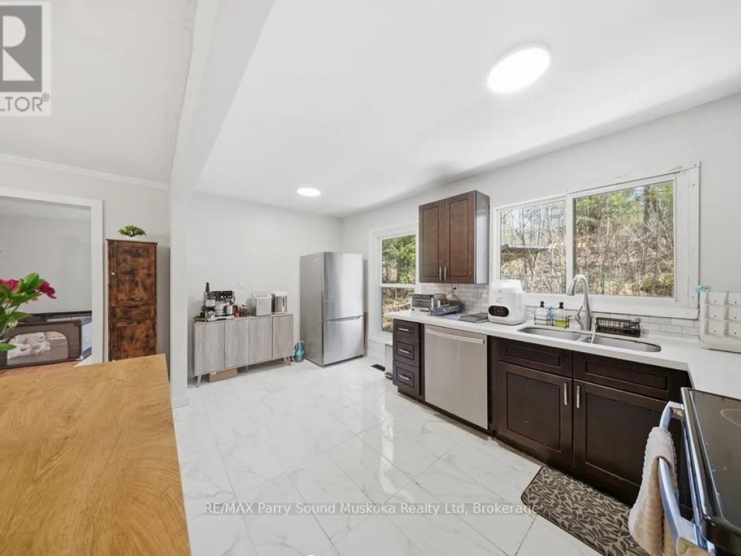 28 BLACK ROAD, Seguin