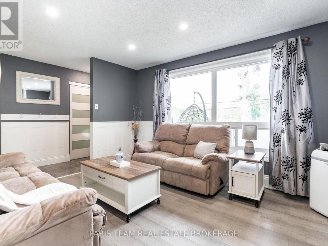 8304 COUNTY ROAD 169, 