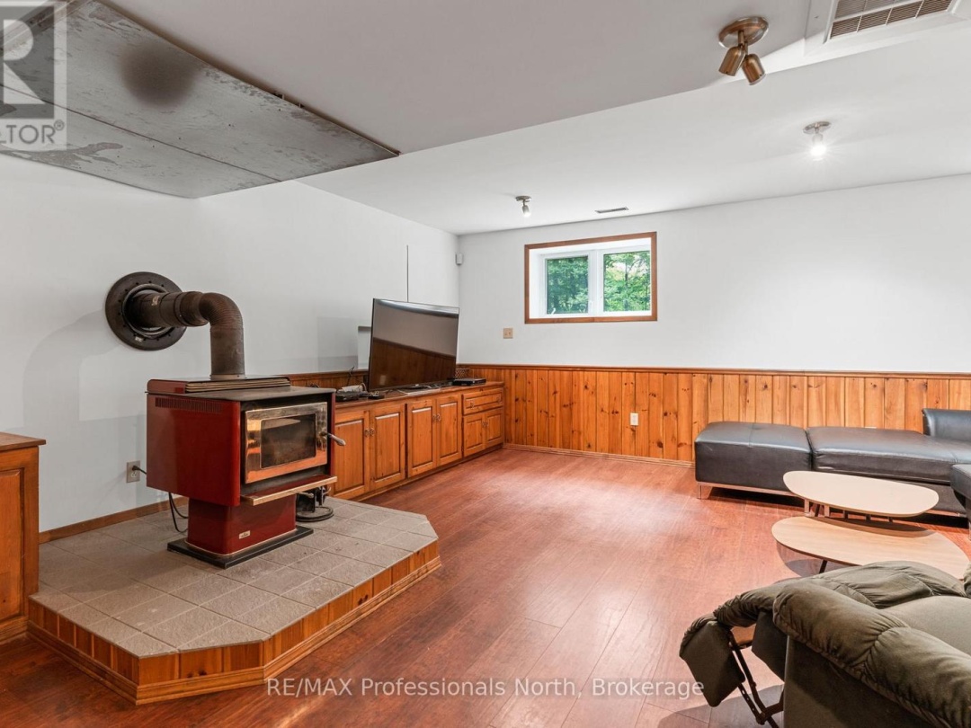 1277 HORSESHOE LAKE ROAD, 