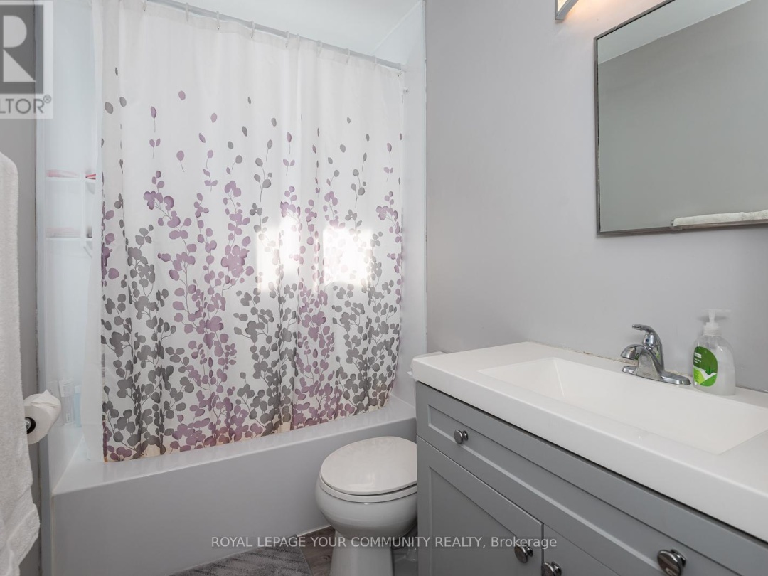 347 LAKELAND CRESCENT, 