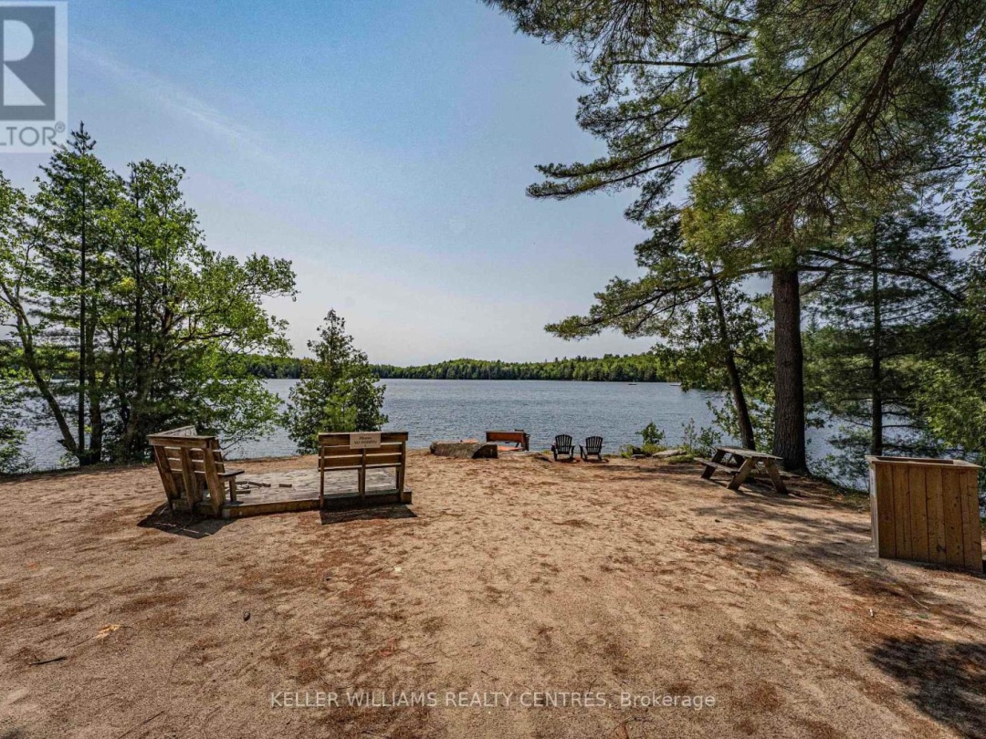#38 LAKERIDGE - 1047 BONNIE LAKE CAMP ROAD, Bracebridge (Macaulay)
