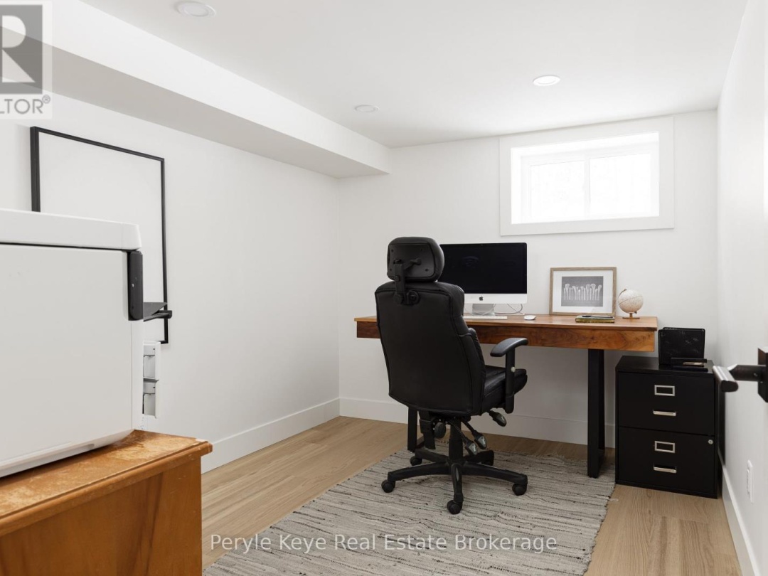 1290 CEDAR LANE, Bracebridge (Macaulay)