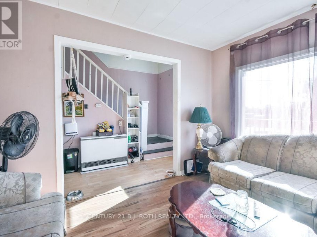 200 EDWARD STREET, 