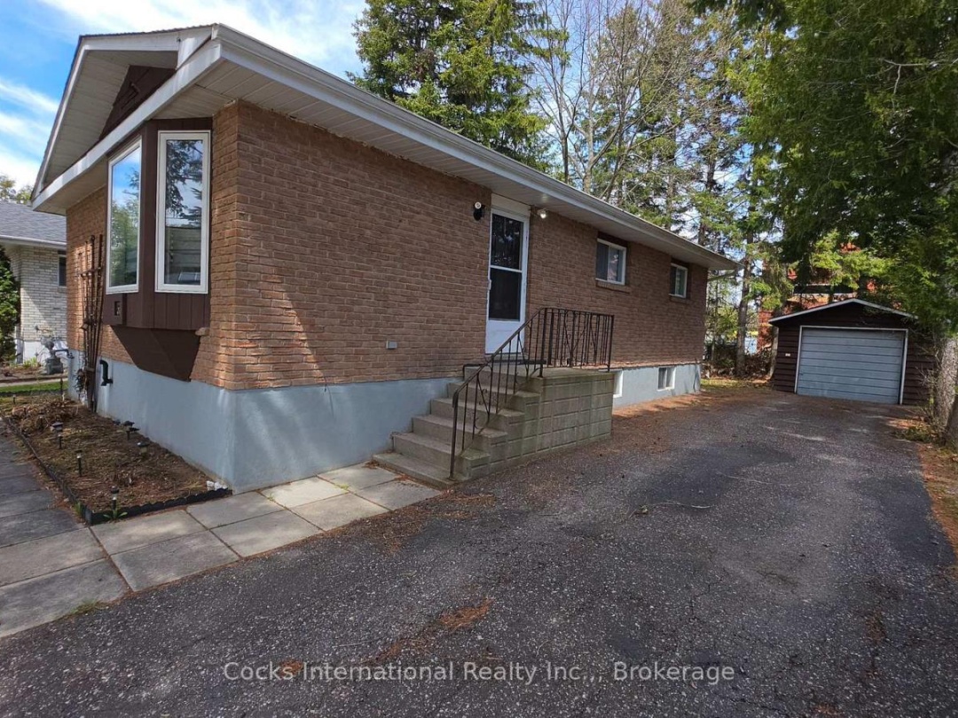 36 SUSAN STREET W, Huntsville (Chaffey)