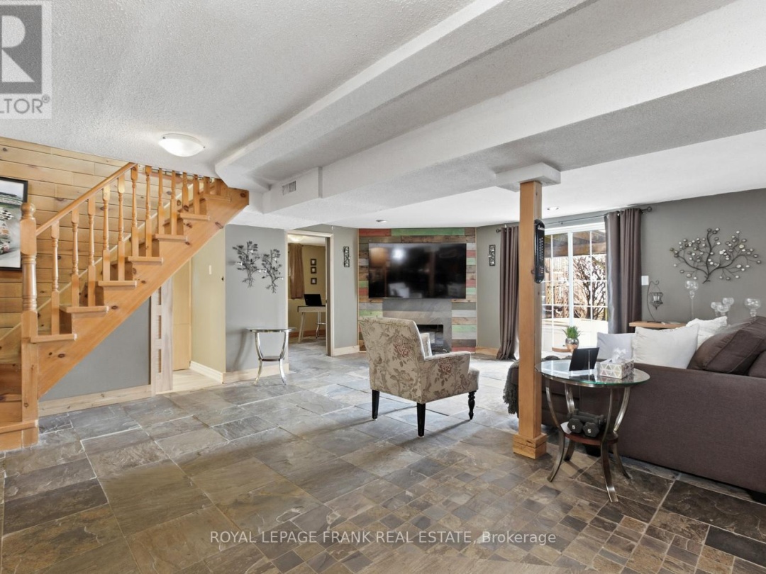 111 BALL POINT ROAD, Lake Scugog