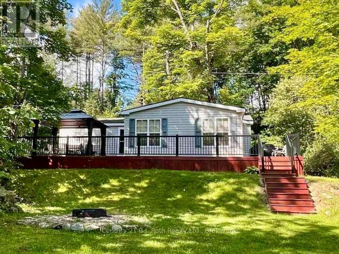 439 SPRINGWATER CRESCENT, Bonnie Lake
