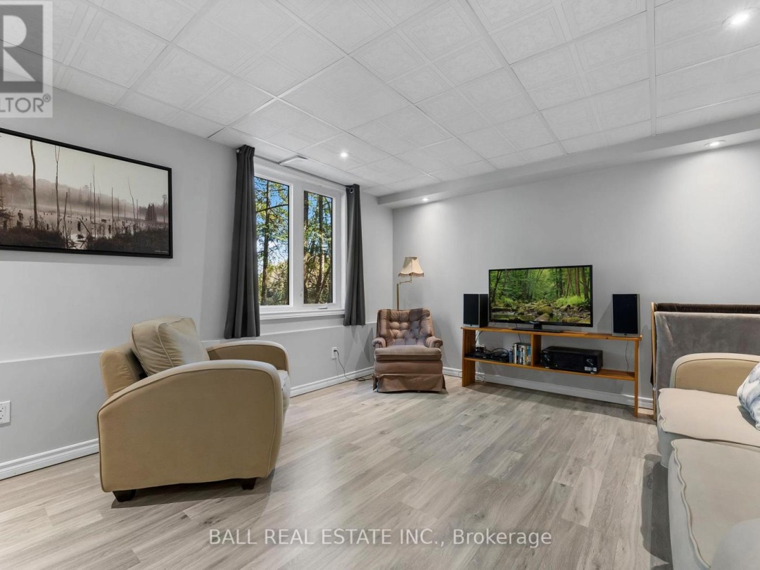 479 EAST CLEAR BAY ROAD, Crystal Lake