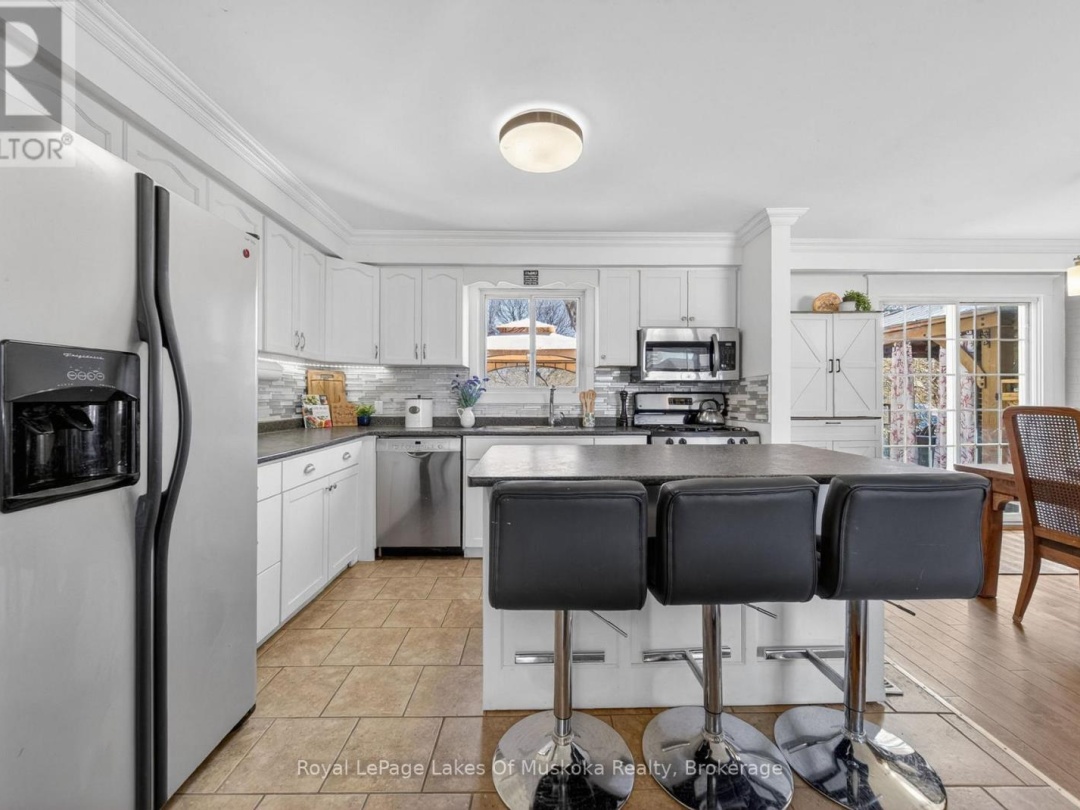 271 LAKELAND CRESCENT, Brock (Beaverton)