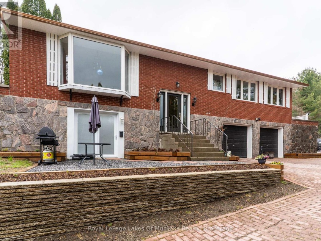 183 SANTAS VILLAGE ROAD, Muskoka River