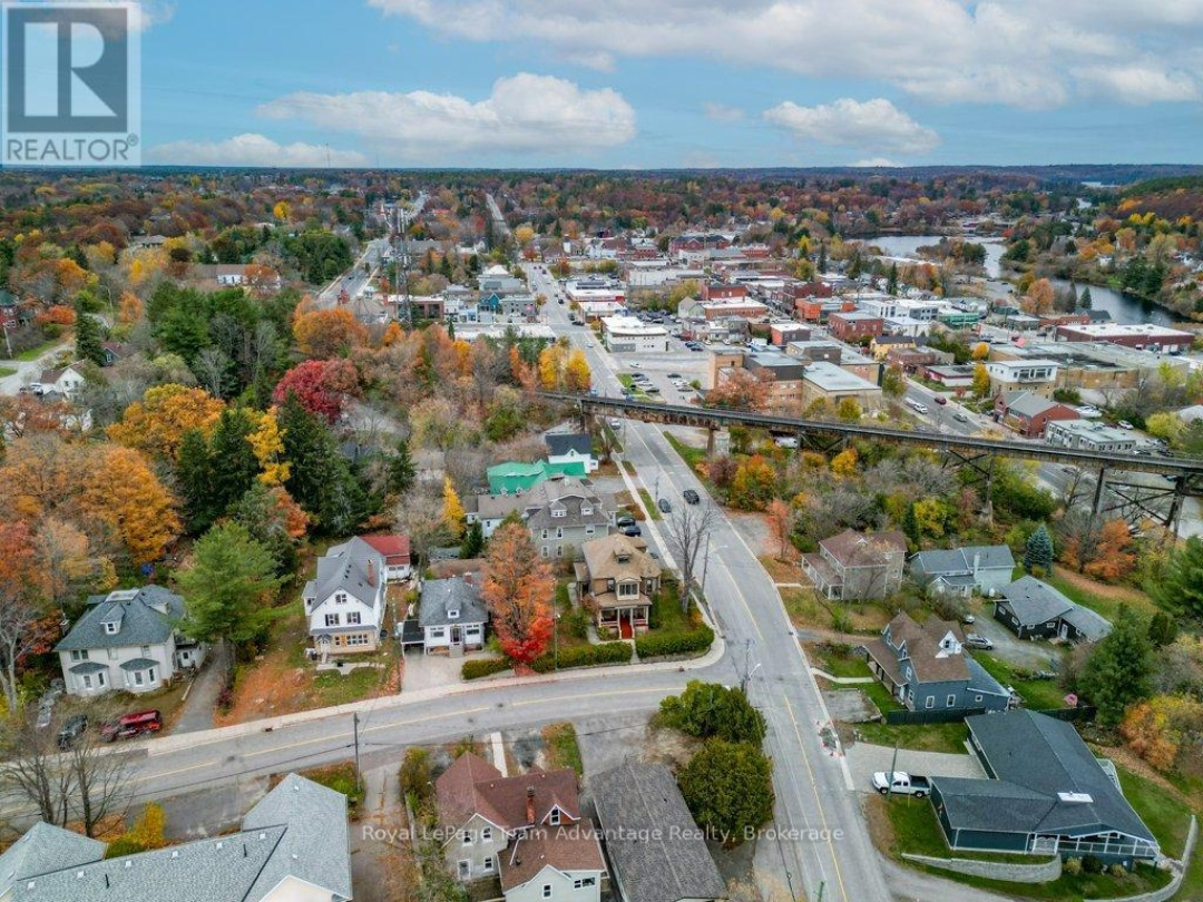 3 BELVEDERE AVENUE, Parry Sound
