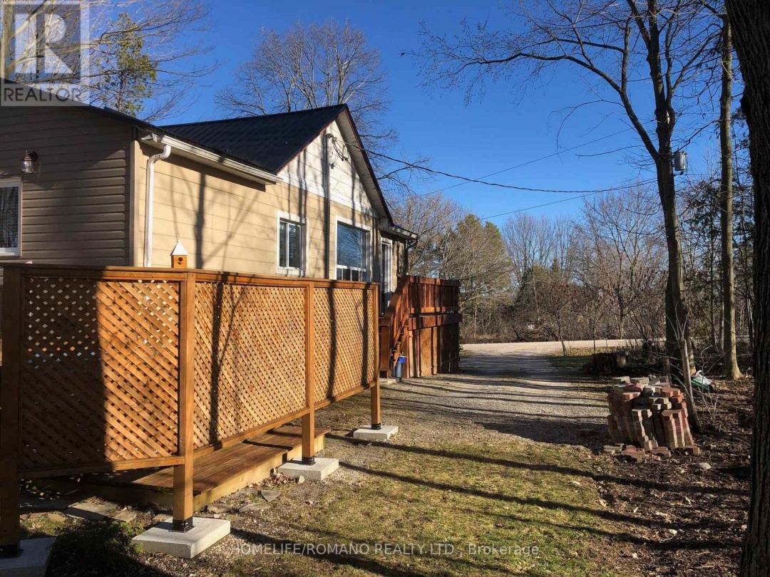 15 PLEASURE STREET, Sturgeon Lake
