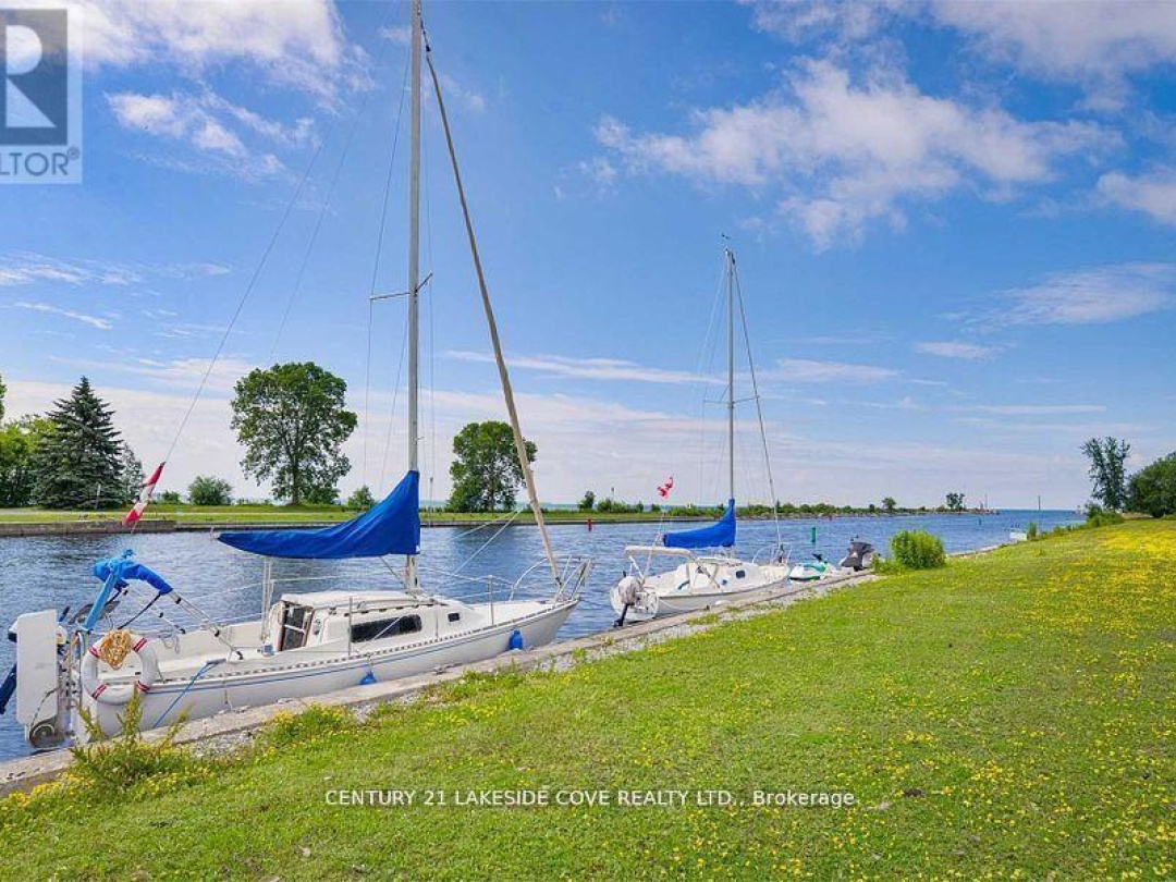 UNIT 27 - 1 PARADISE BOULEVARD S, Lake Simcoe