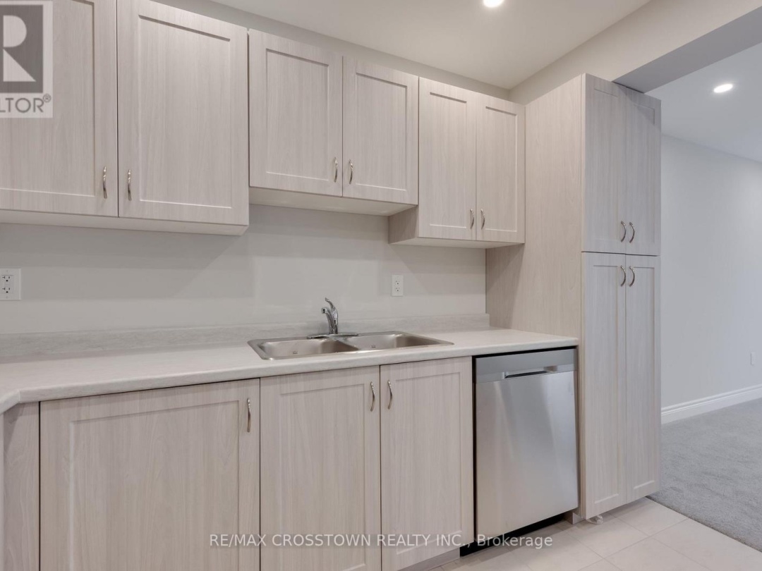 22 MCCONNELL CRESCENT, Bracebridge (Macaulay)