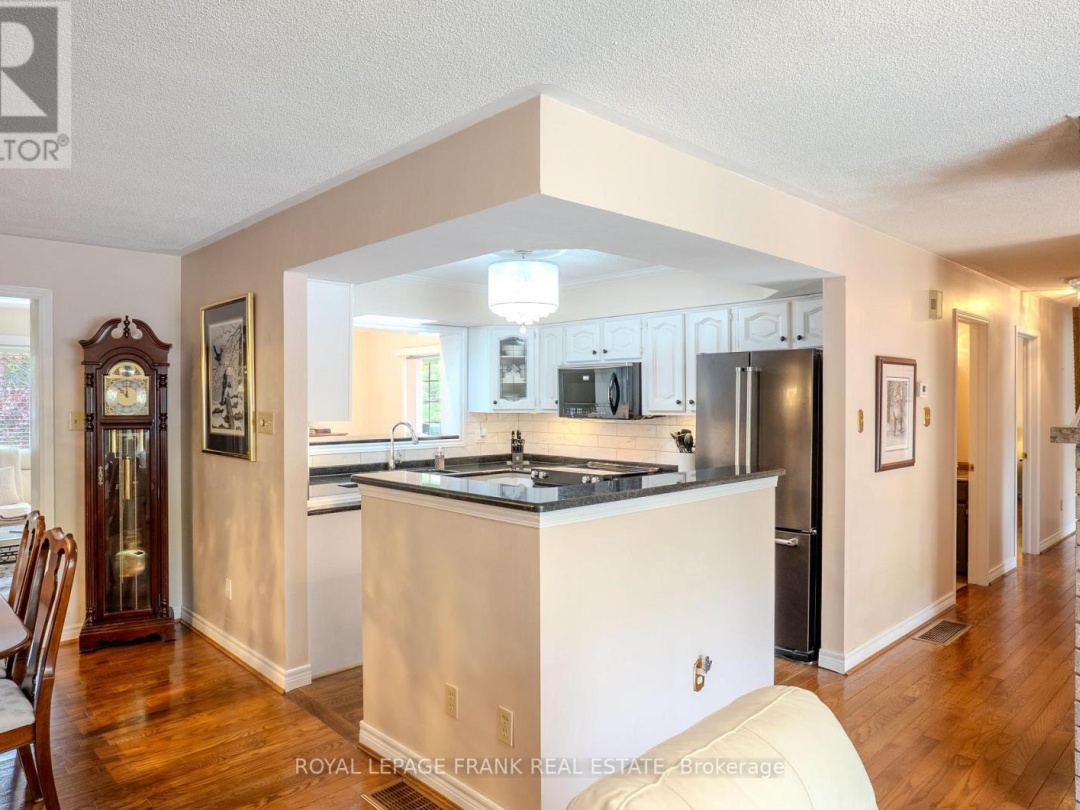 97 PIRATES GLEN DRIVE, Pigeon Lake