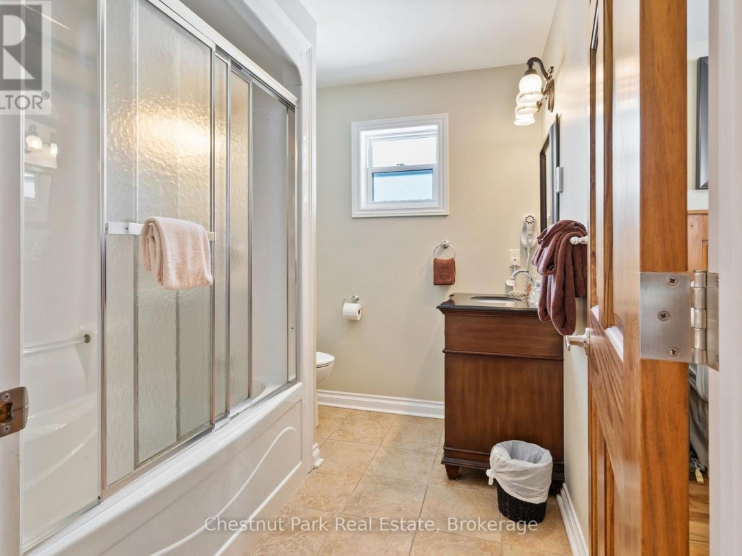 112-8 - 1052 RAT BAY ROAD, Lake of Bays