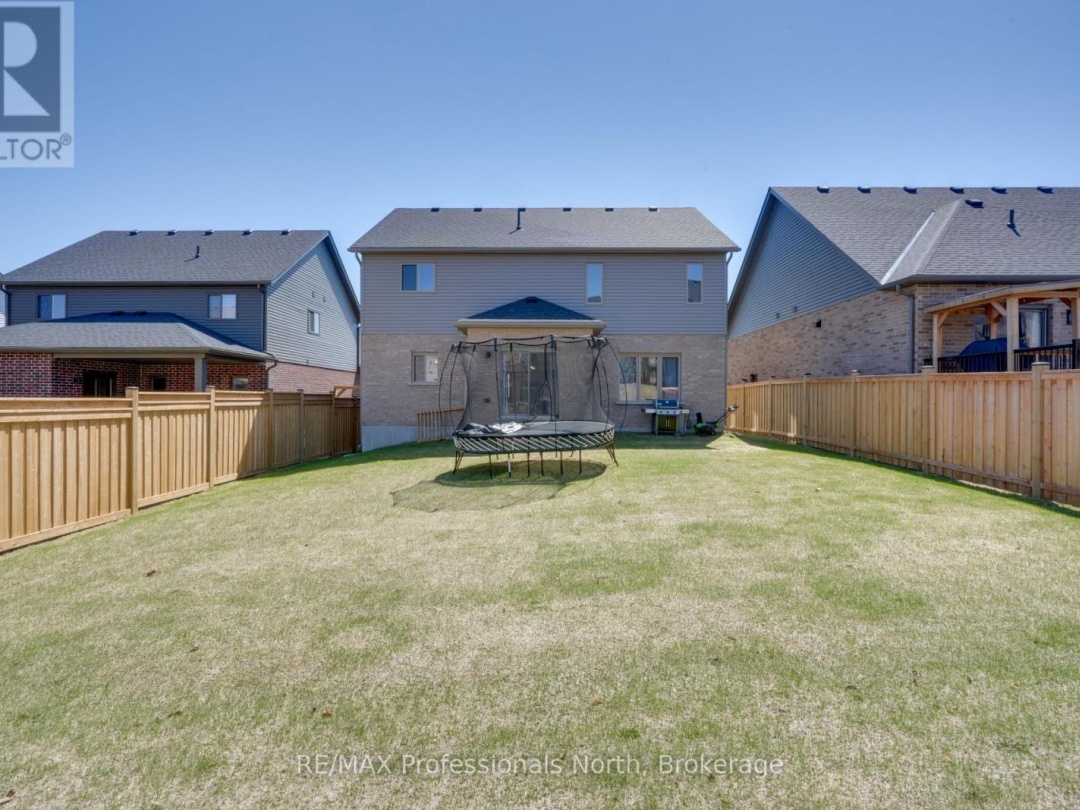 75 EAGLECREST AVENUE, Huntsville (Chaffey)