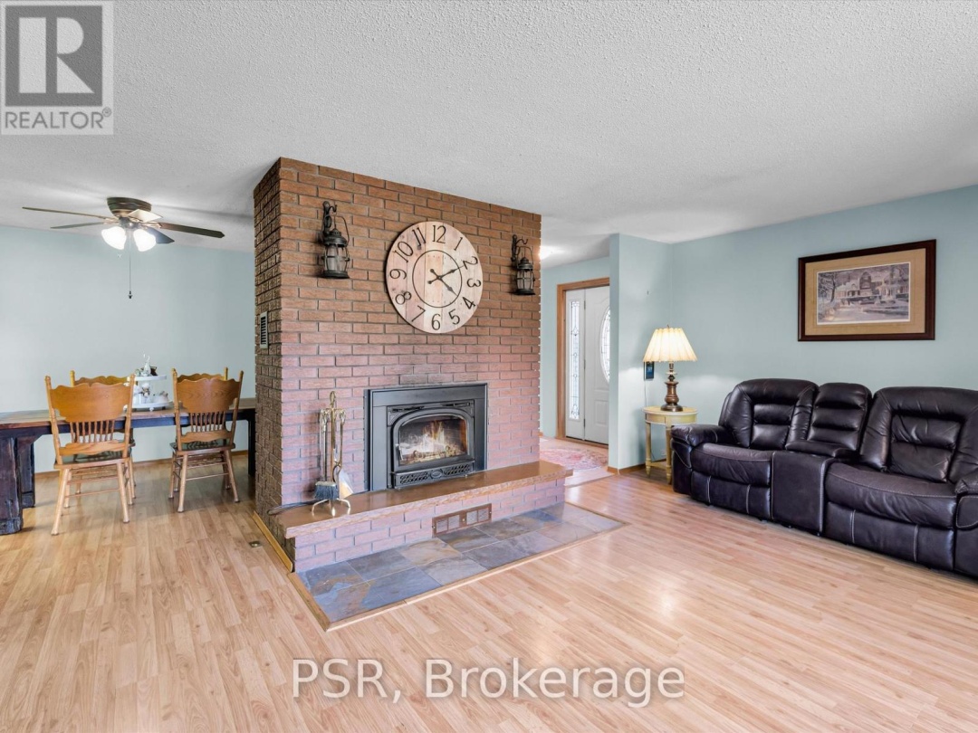 1016 KAHSHE LAKE ROAD S, 