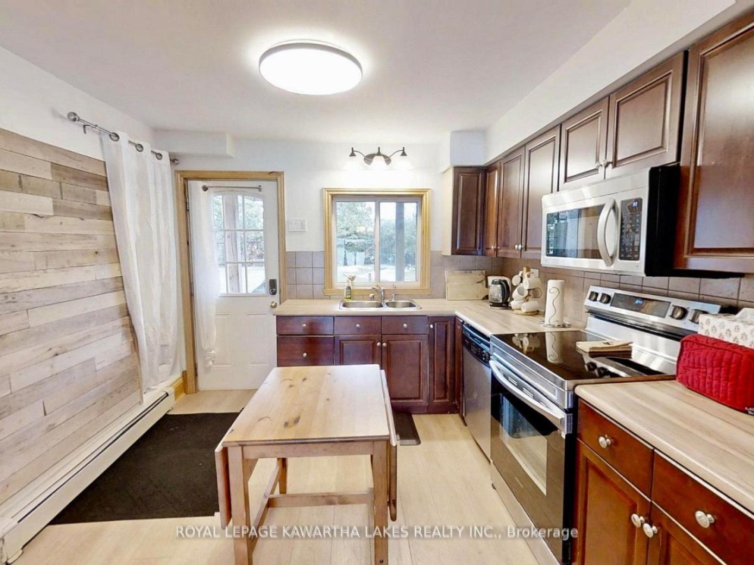 1136 SYLVAN GLEN DRIVE, Dalrymple-South Lake