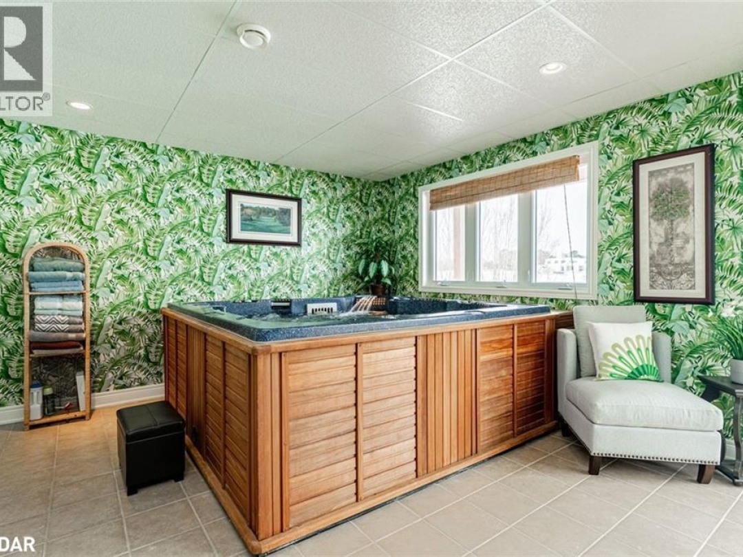 1372 DIVISION ROAD EAST, 