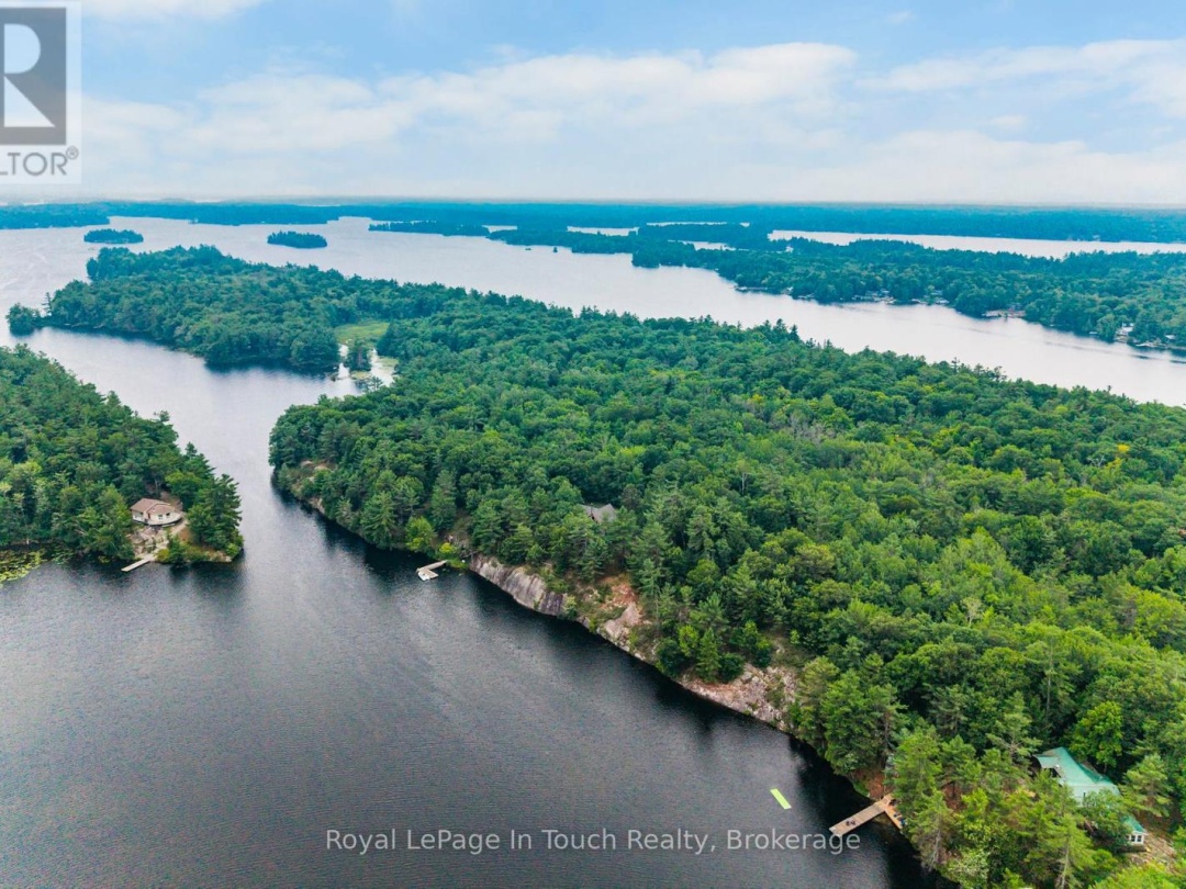 390 ISLAND 360 ISLAND, Six Mile Lake