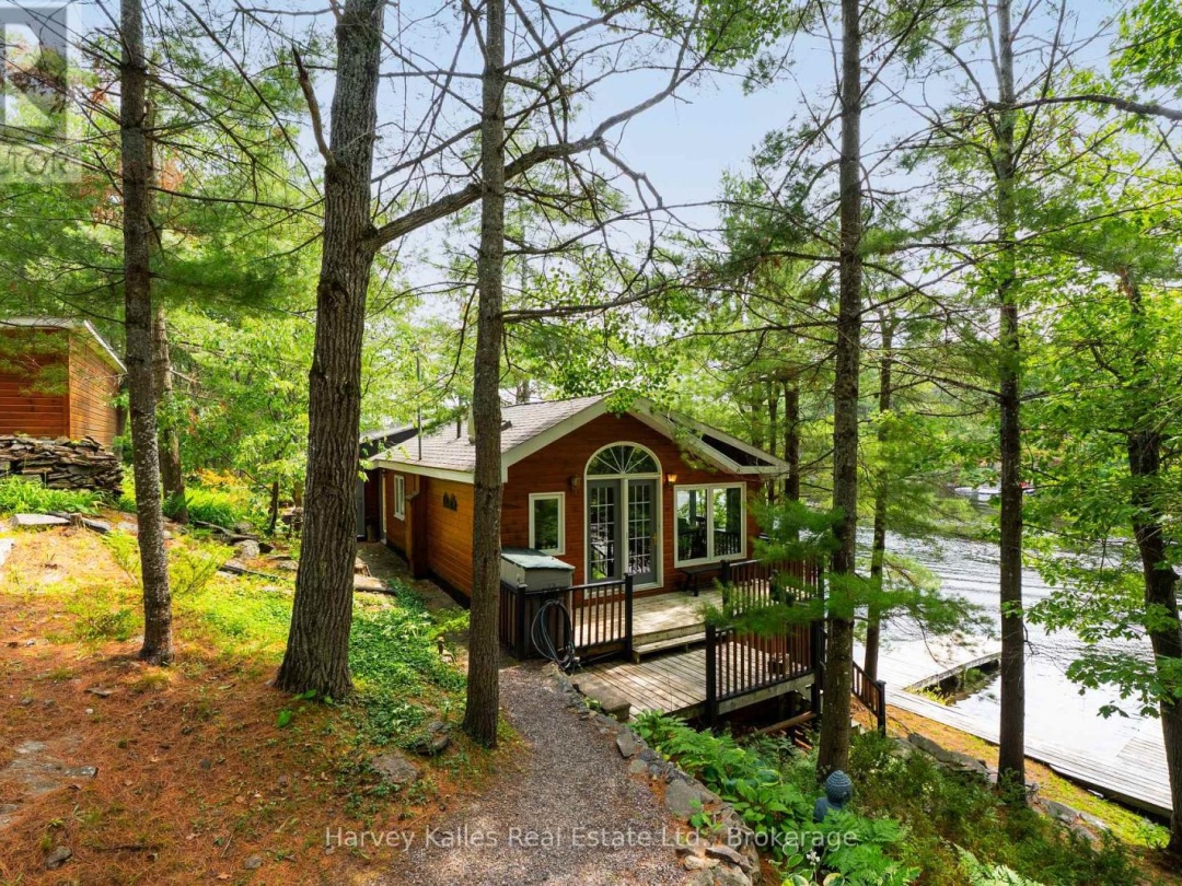 1078 MCKENZIE ROAD, Lake Muskoka