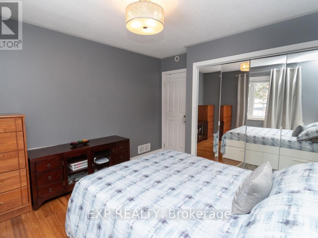 56 BECKETTS SIDE ROAD N, 