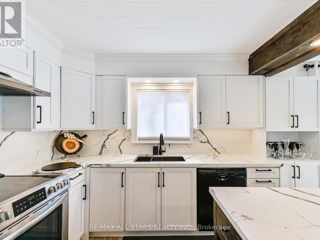 53 MEACHIN DRIVE, Sturgeon Lake