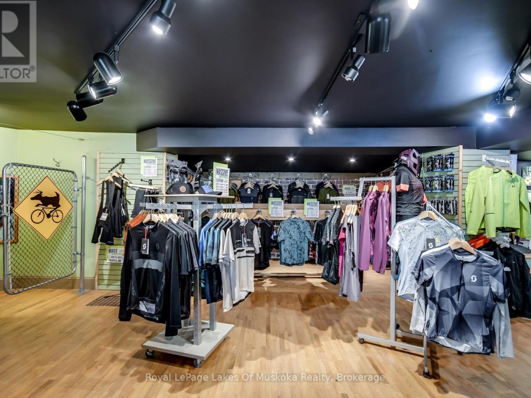 230 ECCLESTONE DRIVE, Bracebridge (Macaulay)