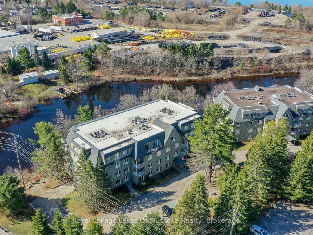 207 - 31 DAIRY LANE, Muskoka River