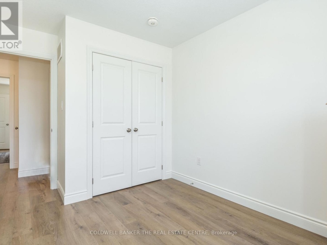 41 HUNTER AVENUE, Tay (Victoria Harbour)
