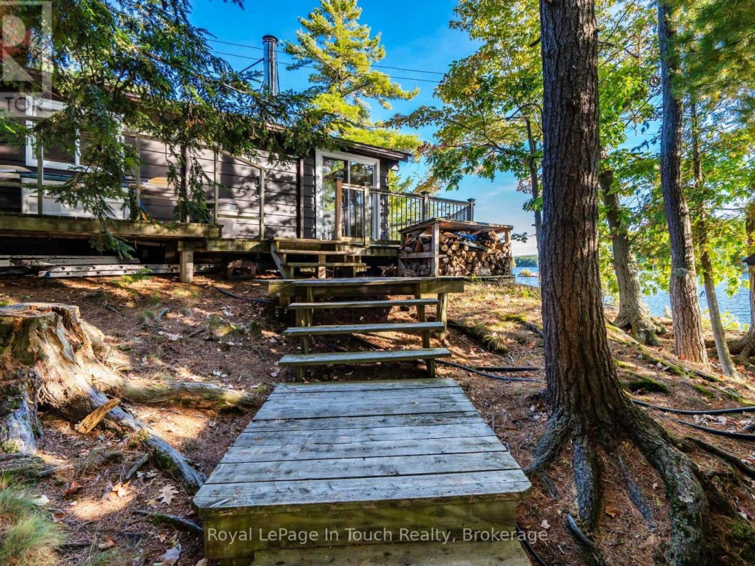 2 IS 190 ISLAND, Six Mile Lake